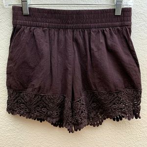 H&M brown shorts with crochet trim